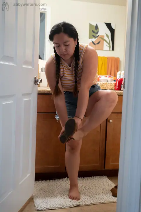Australian BBW Undresses to Reveal Her Hairy Pussy – photo 13 of 20