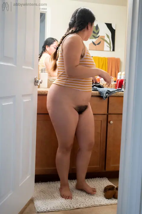 Australian BBW Undresses to Reveal Her Hairy Pussy – photo 4 of 20