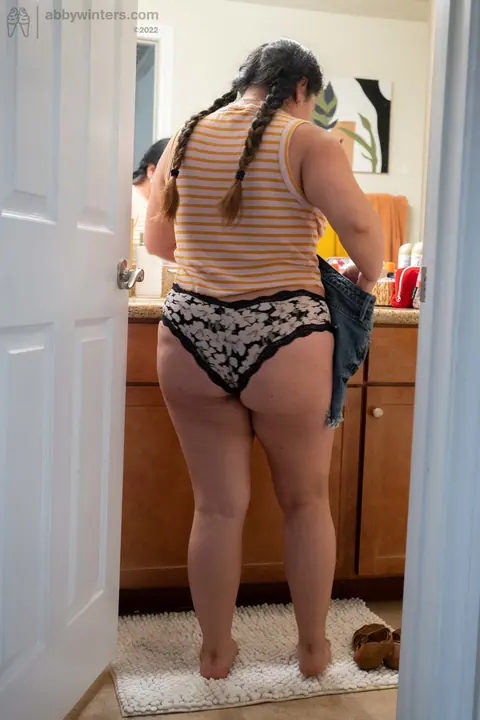 Australian BBW Undresses to Reveal Her Hairy Pussy – photo 7 of 20