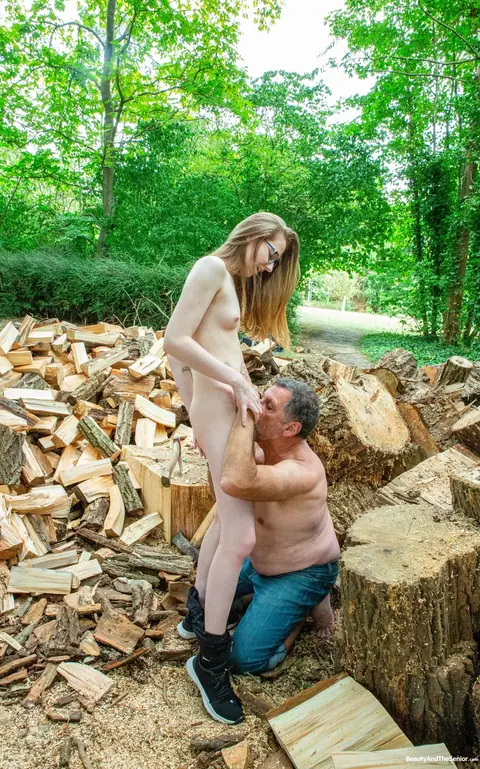 Slim Woman in Glasses Gets Anal Doggy Style Outdoors – photo 6 of 20
