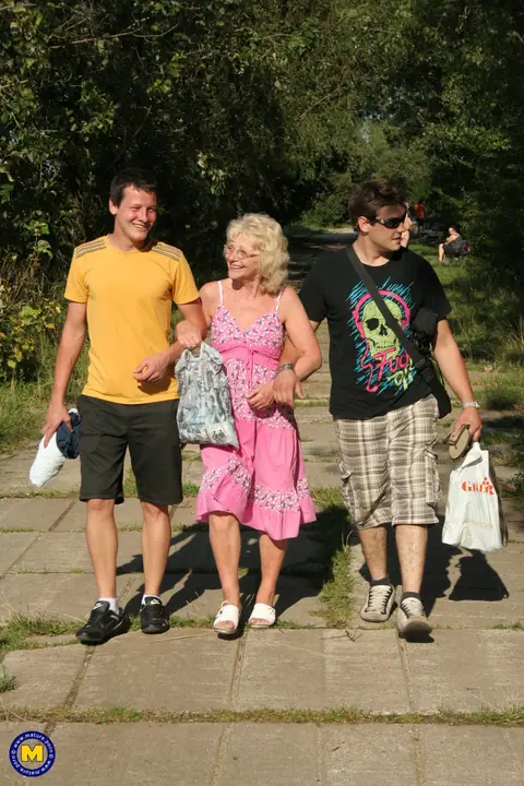 MILF Strips Out of Her Skirt for Outdoor Threesome – photo 3 of 20