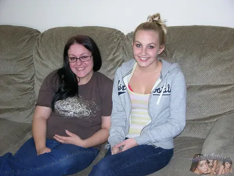BBW Strips Out of Her Jeans and Spreads for Anal – photo 1 of 16