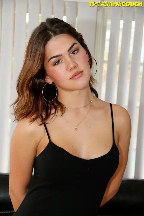 Trans Woman Poses Nude and Shows Her Big Tits – photo 1 of 15