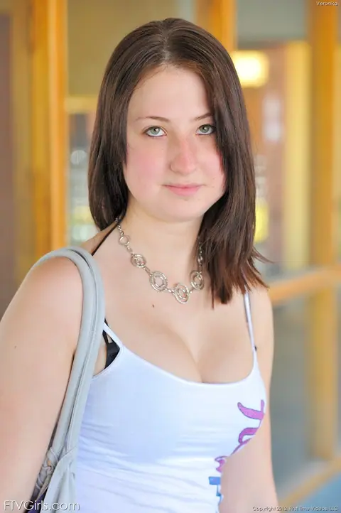 Russian Amateur Flashes and Masturbates Outdoors – photo 13 of 20