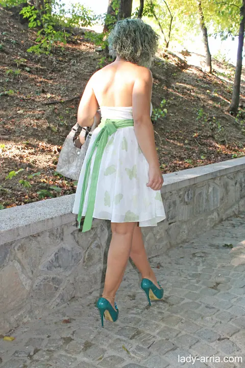 Lady Arria: Short-Haired Latina MILF Flashes Her Pussy Outdoors – photo 17 of 18