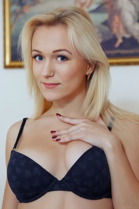 Tall Blonde Undresses and Spreads Her Shaved Pussy – photo 1 of 20