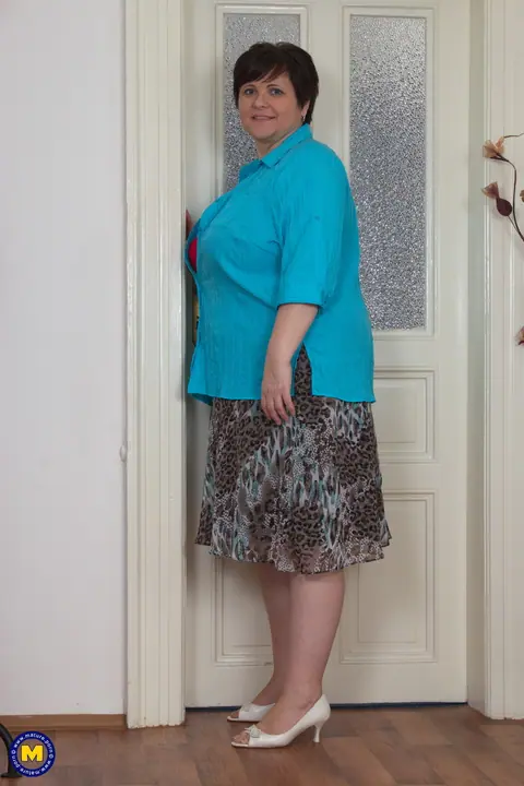 Mature European BBW with Short Hair Fingers Herself and Uses a Dildo – photo 3 of 20