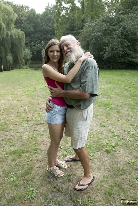 Rebeka Ruby: Skinny Brunette Gets Fucked Outdoors by a Man – photo 2 of 20