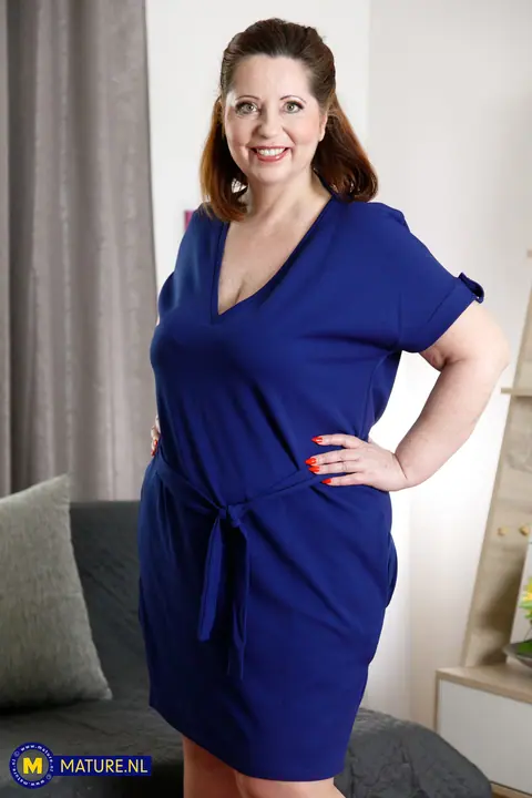 BBW MILF Masturbates with a Dildo in Stockings and Heels – photo 1 of 10
