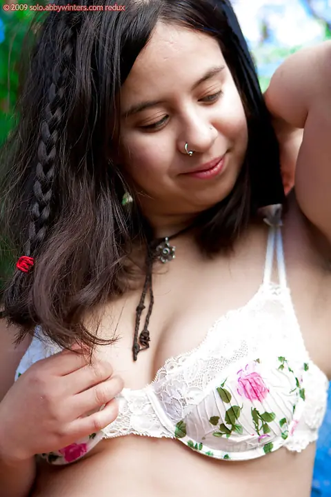 BBW Latina Undresses Outdoors in a Skirt – photo 7 of 16
