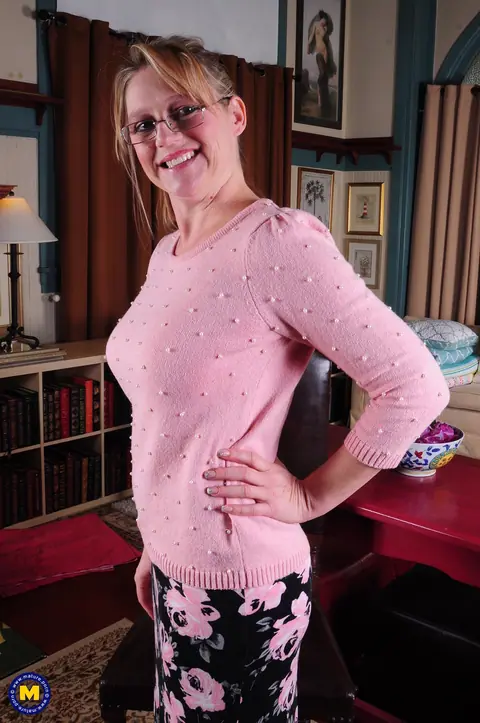 Busty European MILF in Glasses Undresses and Toys Her Pussy – photo 3 of 20