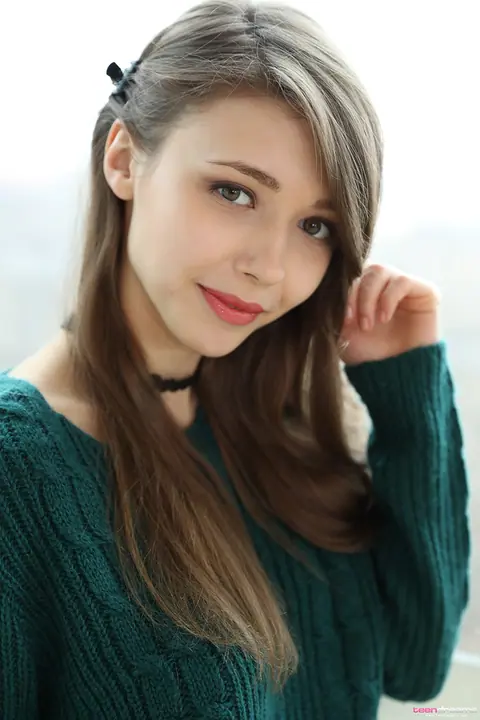 Mila Azul: Slim Brunette Frees Her Big Natural Tits and Spreads – photo 1 of 18