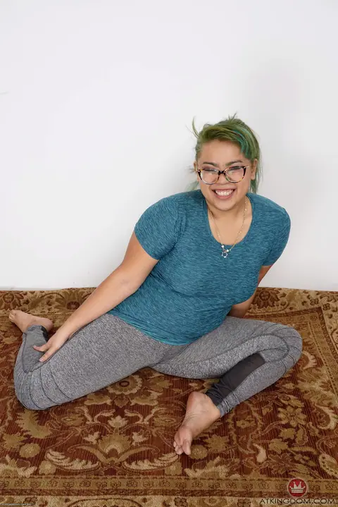 Chubby Asian MILF in Glasses Spreads Her Pussy – photo 5 of 20