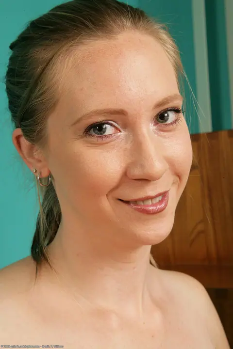 Busty MILF in Panties Spreads Her Hairy Pussy Wide – photo 20 of 20