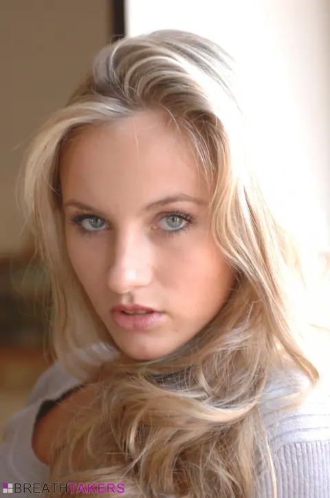 Blonde Undresses Out of Her Panties and Spreads – photo 3 of 12