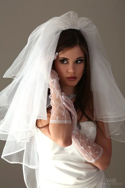 Slim Czech Bride Strips Out of Her Wedding Dress and Lingerie – photo 2 of 20