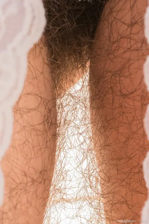 Thick Amateur with Big Tits Spreads Her Hairy Bush Outdoors – photo 4 of 20