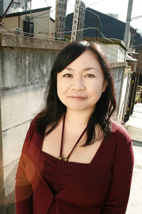 Japanese MILF Strips and Uses a Dildo – photo 5 of 16