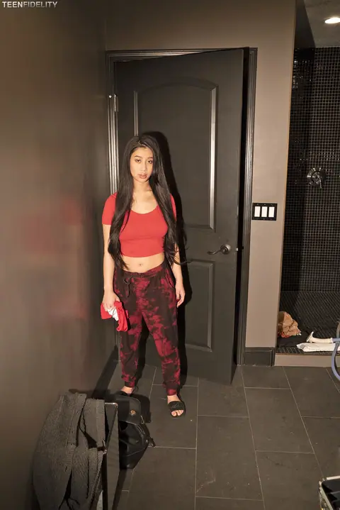 Jade Kush: Petite Asian Babe in Jeans Fucks Her Partner – photo 1 of 19