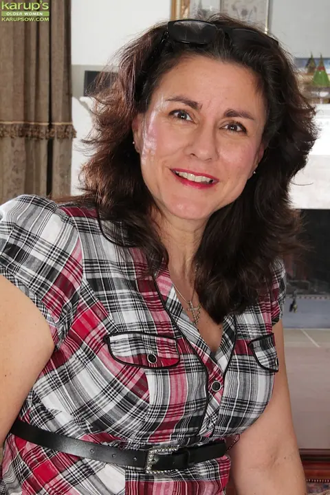 Gianna Jones: Mature Brunette Plays with Her Nipples and Spreads Her Hairy Pussy – photo 1 of 16