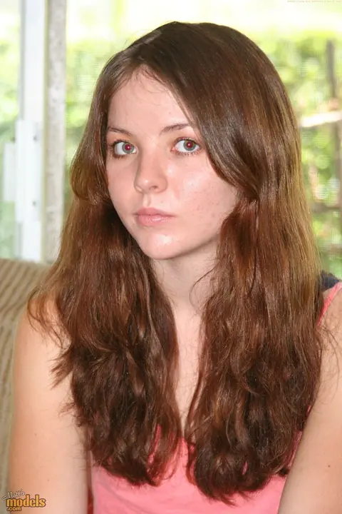 Thick Woman Strips Out of Her Shorts and Spreads Her Hairy Bush – photo 1 of 16