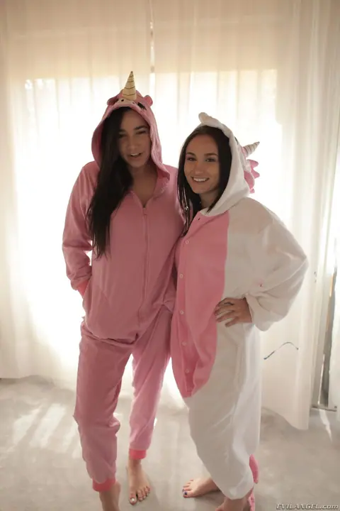 Gabriella Paltrova: Two Tattooed PAWG Brunettes Eat Pussy and Finger Each Other – photo 2 of 20