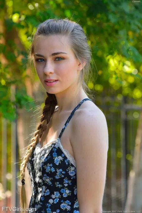Carmen Spears: Tall Brunette in a Dress Masturbates and Fingers Herself Outdoors – photo 13 of 20