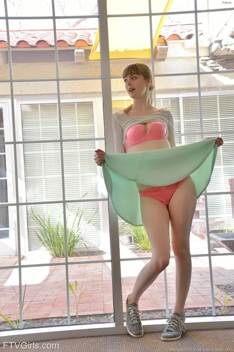 Dolly Leigh: Tall Slim Blonde Uses a Toy Before Anal With Her Partner – photo 10 of 20