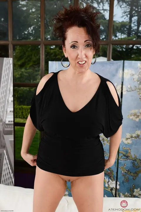 Missy Masters: Mature Curvy Brunette Spreads Her Shaved Pussy Wide – photo 6 of 20