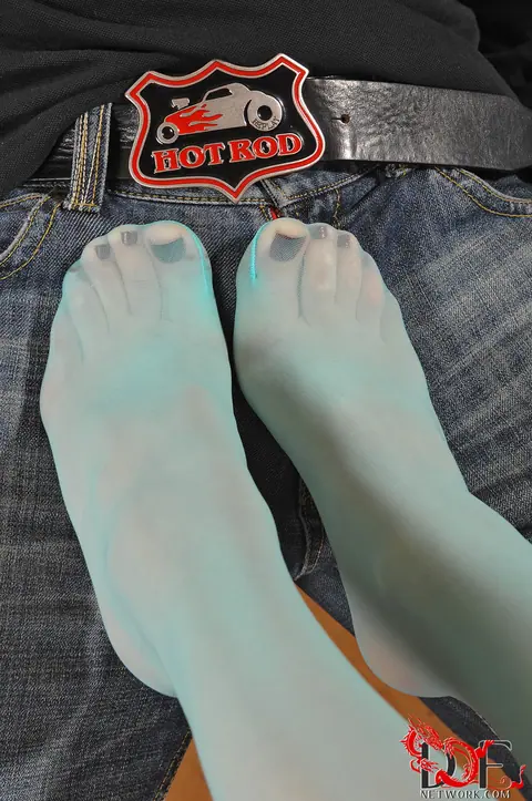 Kitty Cat: Thick Blonde Hungarian in Uniform Gives a Footjob – photo 5 of 20