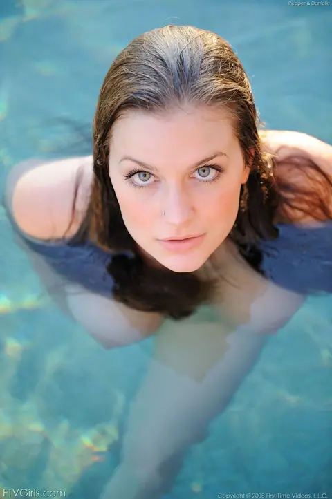 Bella Xoxo: Blonde and Brunette with Big Tits Pose in Bikinis Poolside – photo 19 of 20