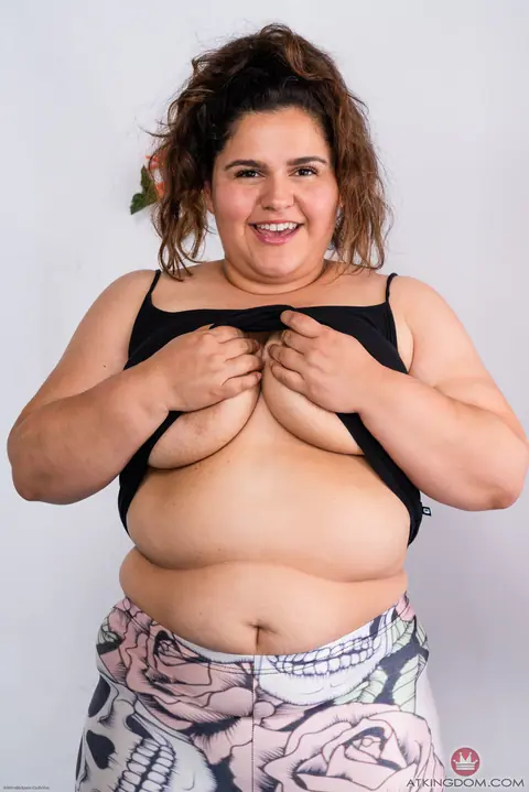 Karla Lane: Thick Latina MILF in Yoga Pants Strips and Spreads Her Hairy Pussy – photo 1 of 21