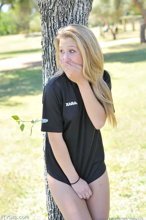 Athletic Babe Strips Nude Outdoors in Shorts and Socks – photo 13 of 20
