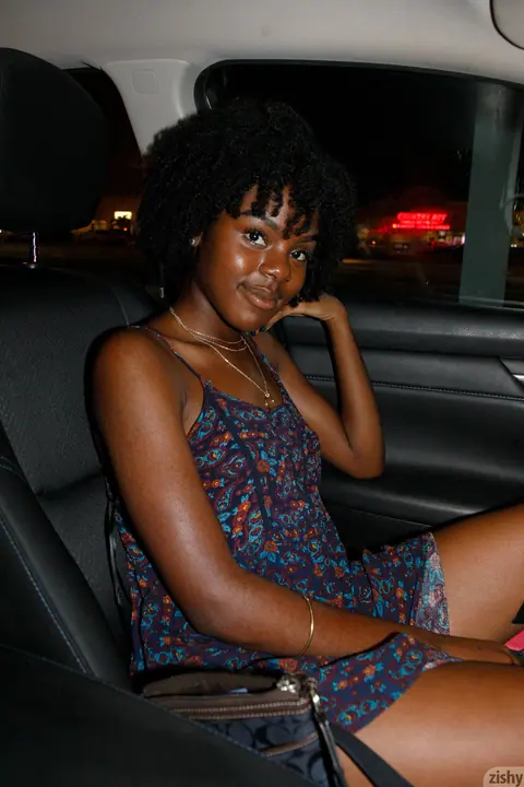 Lacole Sawyer: Petite Ebony Brunette Spreads Her Big Ass Outdoors – photo 7 of 12
