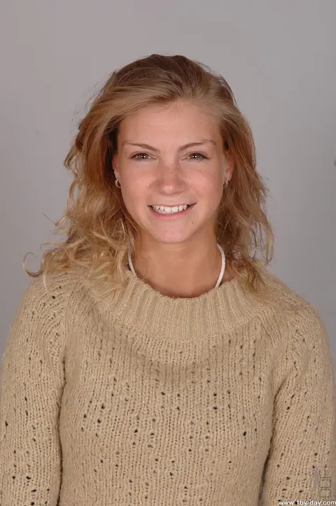 Strawberry Sandy: Slim Curly Blonde with Big Tits Strips Out of Her Jeans and Top – photo 1 of 20