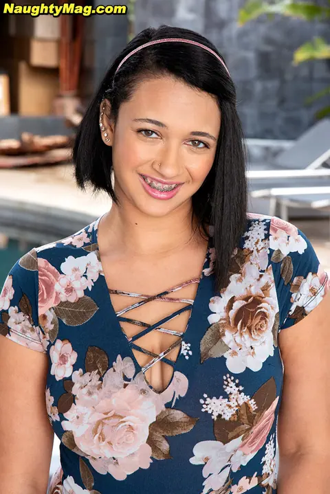 Emori Pleezer: Latina BBW Strips Nude to Show Her Big Natural Tits – photo 6 of 16