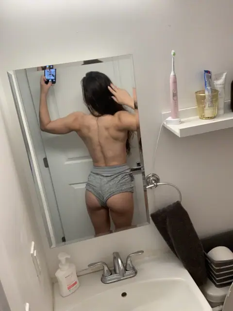 Abbie Maley: Thick Hairy MILF Strips for Mirror Selfies – photo 5 of 12