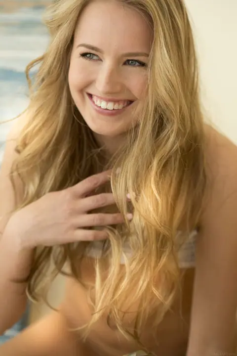 Scarlett Sage: Petite Blonde Spreads Her Pussy for the Camera – photo 8 of 20
