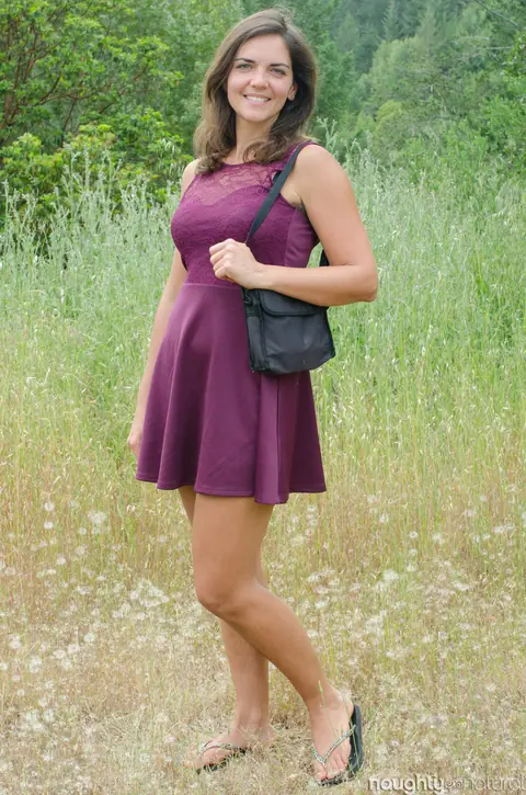 Katie Zucchini: Amateur Brunette Strips Outdoors and Spreads Her Hairy Pussy – photo 1 of 20
