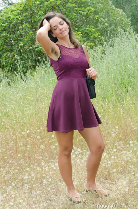 Katie Zucchini: Amateur Brunette Strips Outdoors and Spreads Her Hairy Pussy – photo 2 of 20
