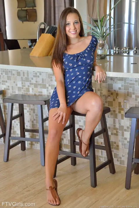 Jenna Sativa: Latina MILF Strips Off Her Summer Dress and Masturbates in Public – photo 16 of 20
