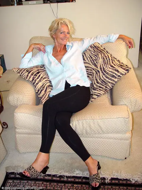 Mature Blonde Undresses to Show Her Hairy Pussy – photo 2 of 20