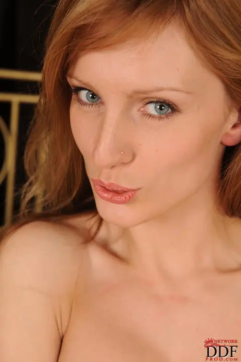 Olga Barz: Slim Russian MILF in Lingerie and Jeans Spreads Her Pink Holes – photo 18 of 20