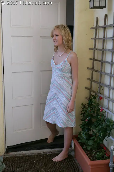 Kimber Clarkson: Blonde in a Skirt Outdoors Reveals Her Shaved Slit – photo 1 of 16