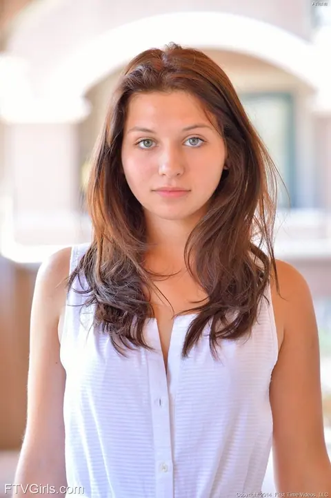Ariana Grand: Brunette Flashes Her Labia and Fingers Herself – photo 8 of 15
