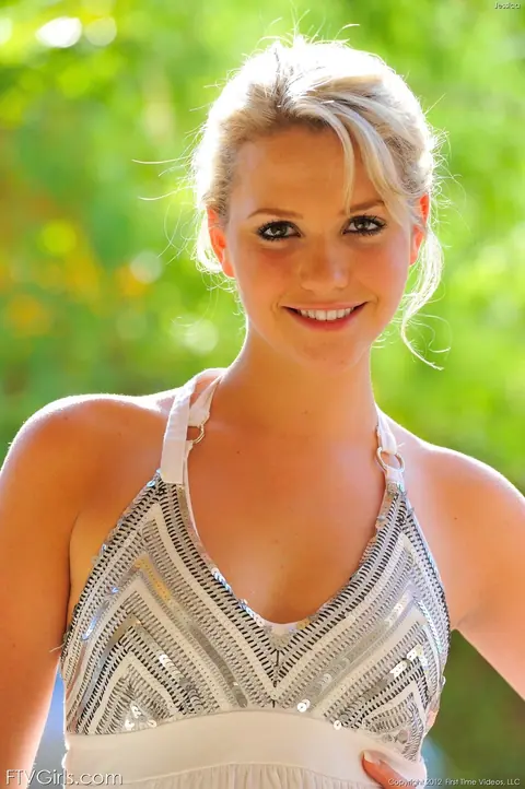Mia Malkova: Busty Petite Blonde Lifts Her Skirt and Spreads Outdoors – photo 11 of 20