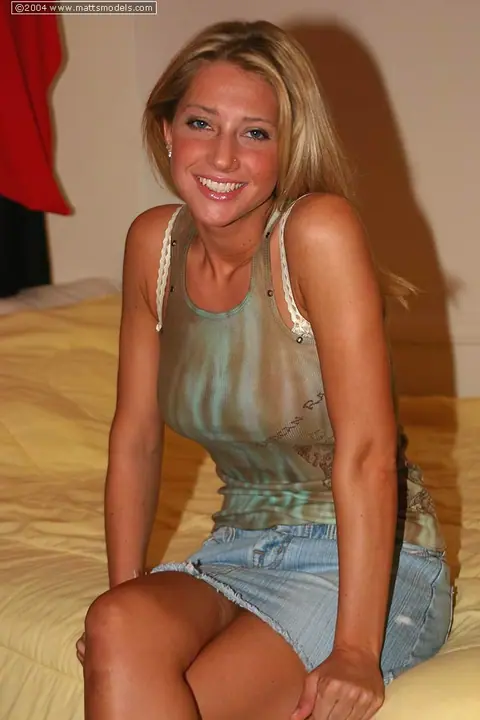 Sammie Rhodes: Blonde MILF Strips Out of Her Lingerie – photo 2 of 16