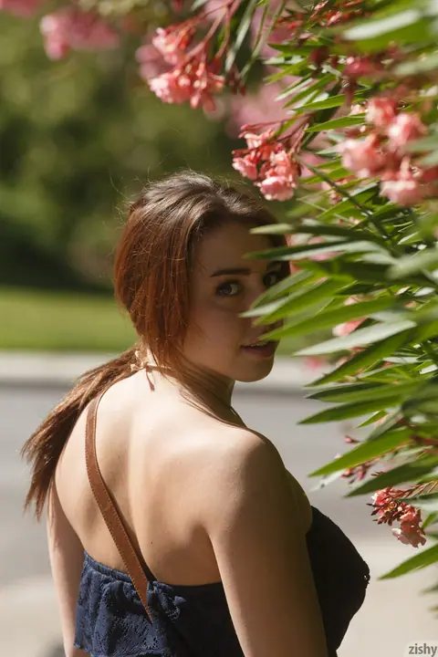 Lanie Morgan: Latina Babe Exposes Her Big Natural Tits Outdoors – photo 1 of 11