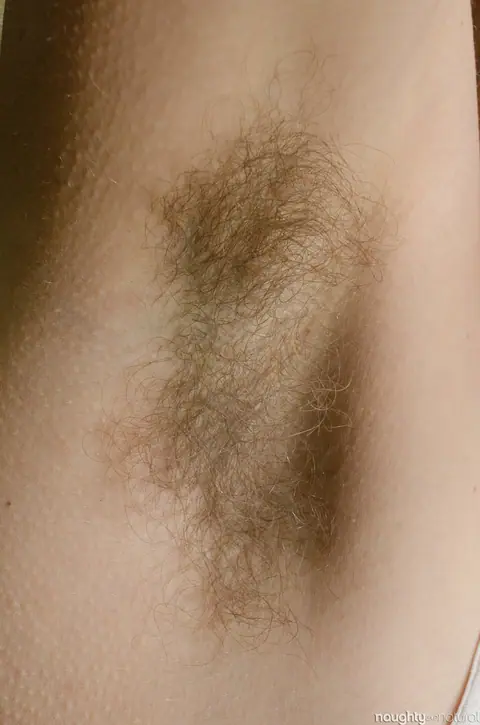 Chubby Hairy Babe Spreads Her Bush in the Forest – photo 4 of 20