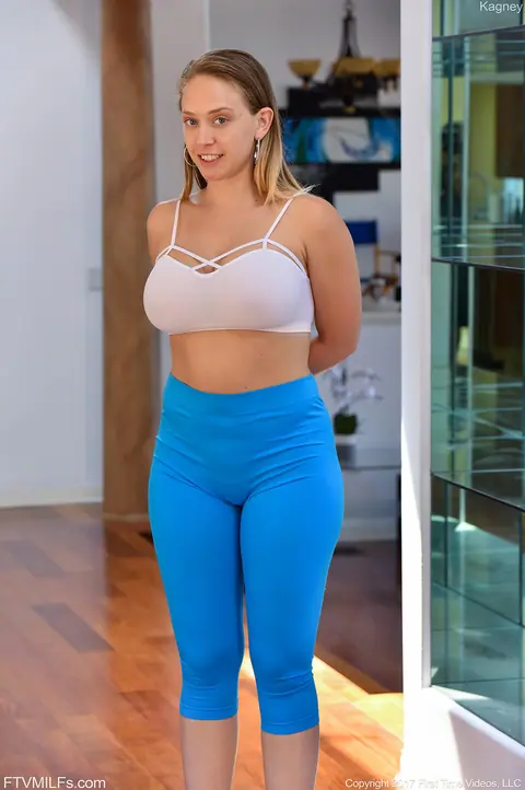 Kagney Linn Karter: Curvy Blonde MILF Strips Out of Her Yoga Pants and Spreads in Heels – photo 1 of 20